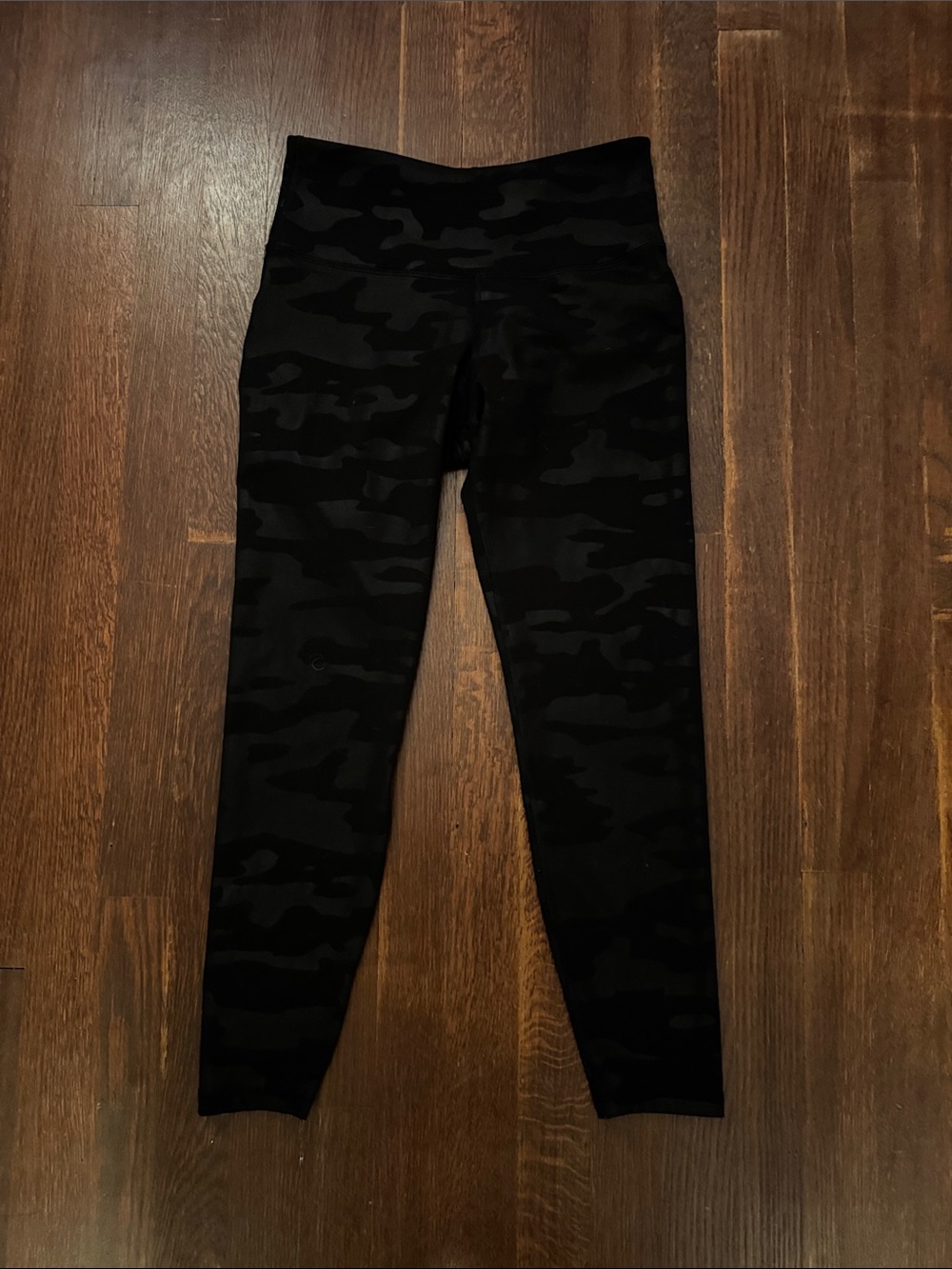 Old Navy Black Camo High-Waist Leggings